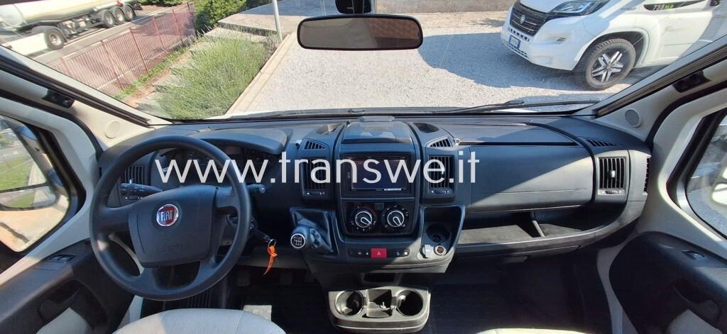 Bürstner Travel Van 590 letto matrimoniale posteriore