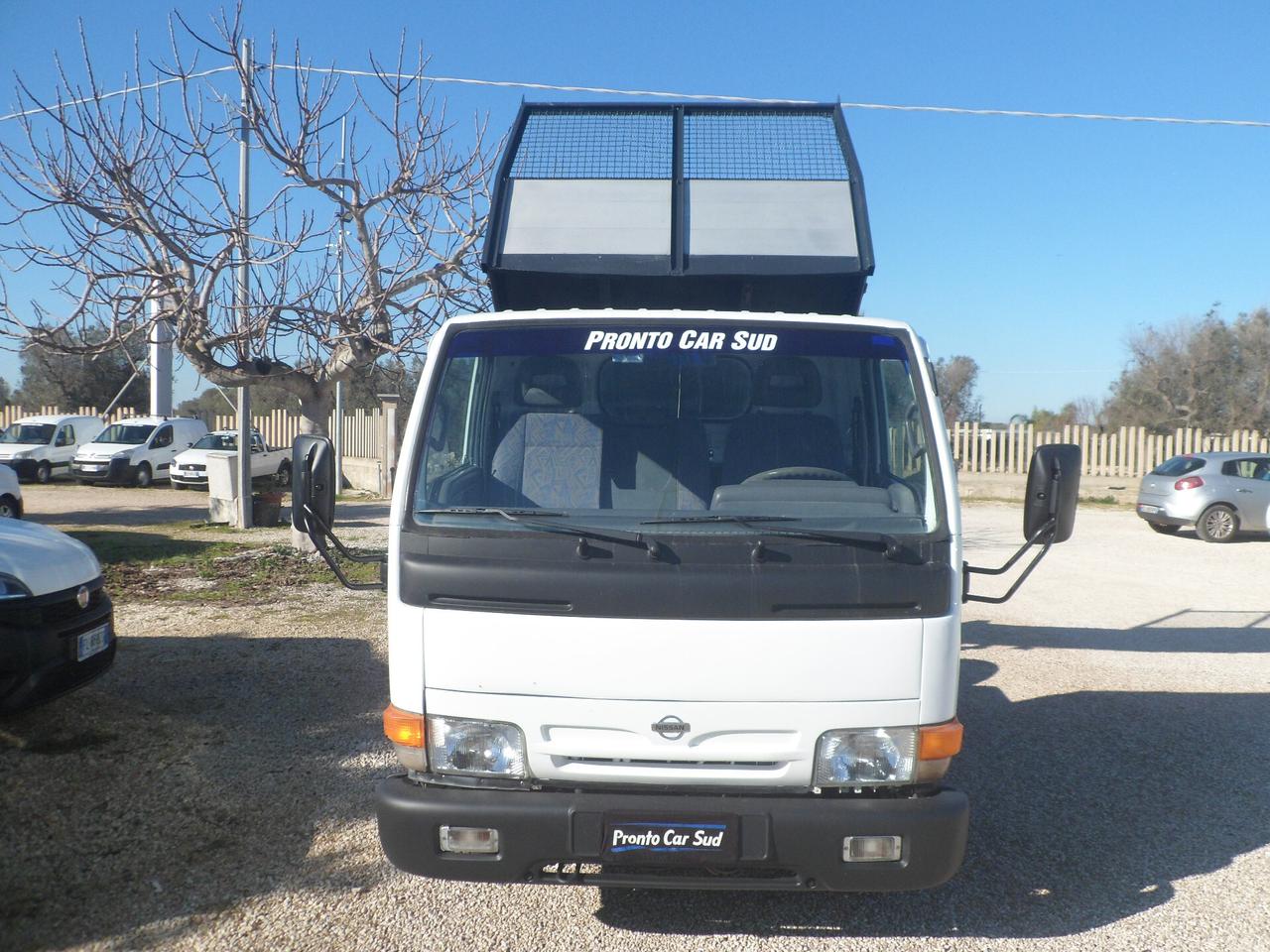 Nissan Cabstar ribaltabile trilaterale