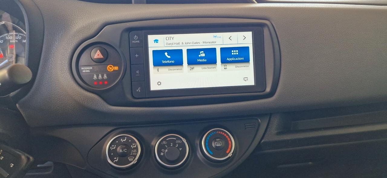 Toyota Yaris 1.5 5 porte 37.400 km Tagliandi