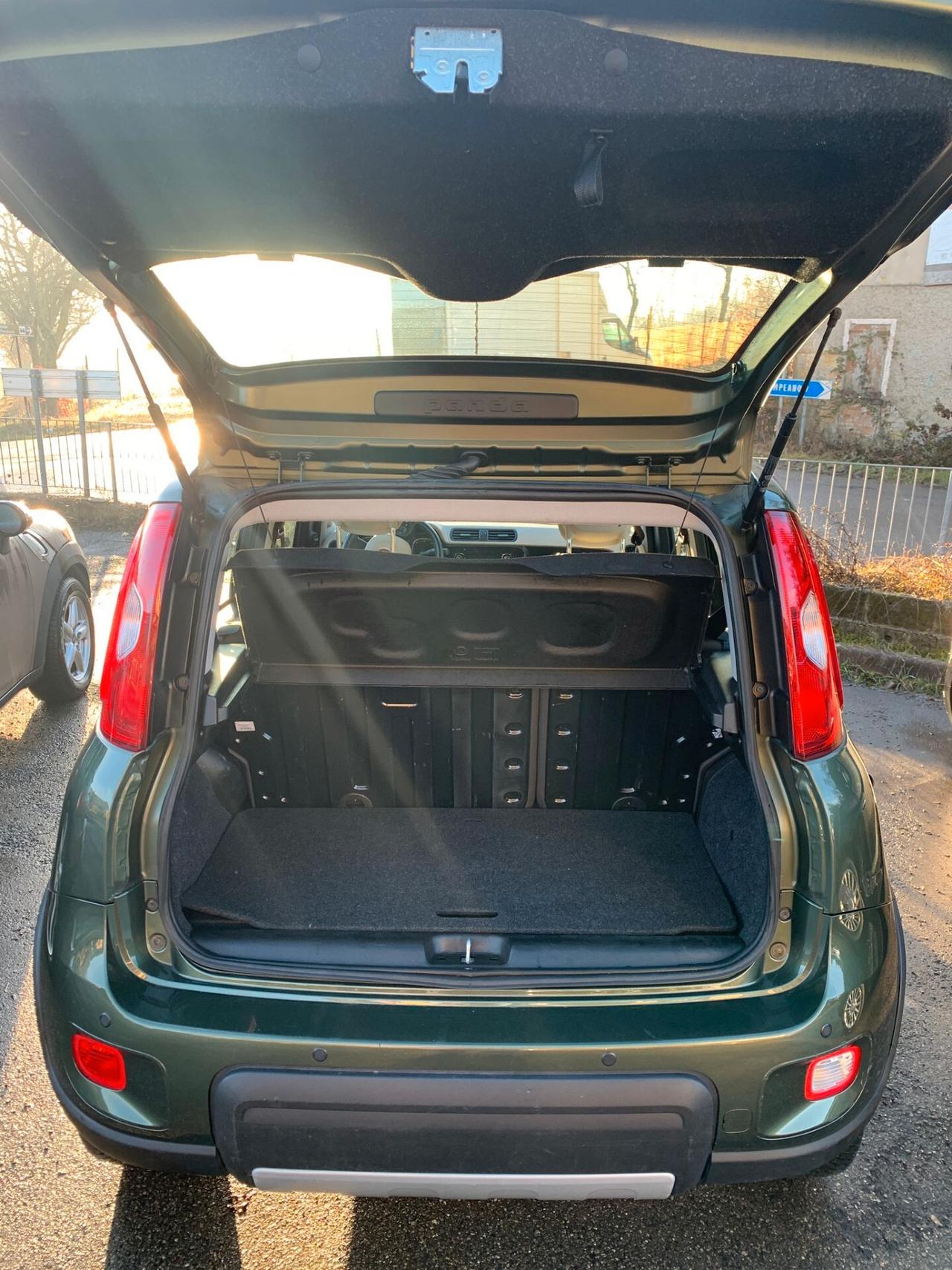 Fiat Panda cross 4x4 tdi neo patentati - solo 60000 km anno 2015 - unico proprietario - tagliandata ottime condizioni