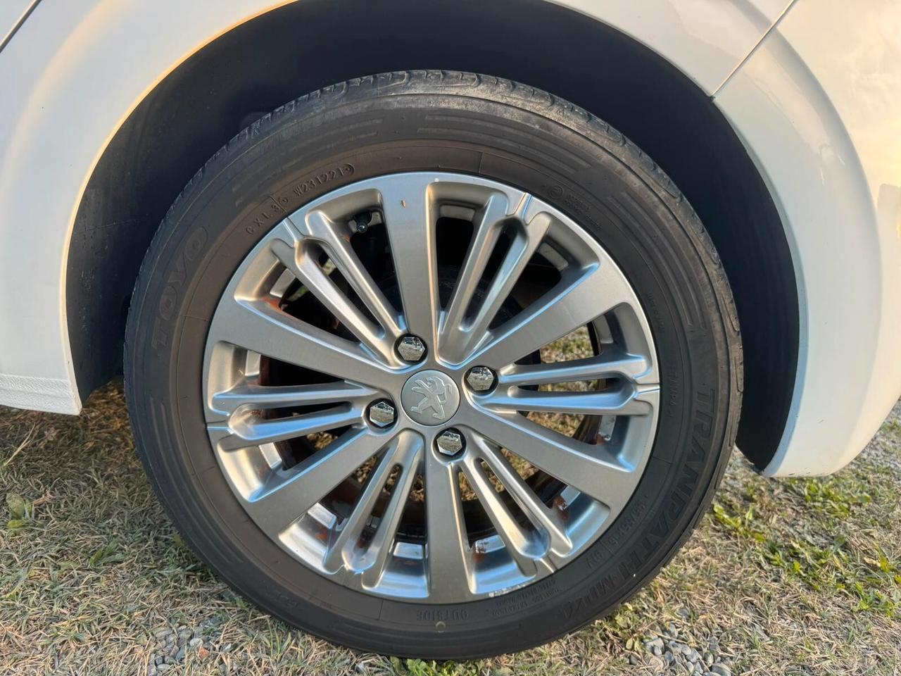 Peugeot 208 1.2 del 2016 5 porte SOLO 121.000 KM