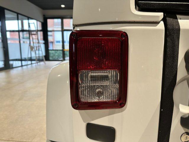 JEEP Wrangler Unlimited 2.8 CRD DPF Sahara Auto