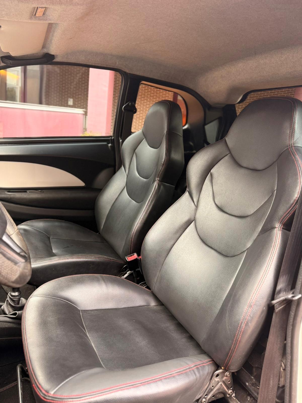 Aixam Miniauto GTO Bianca tetto Nero