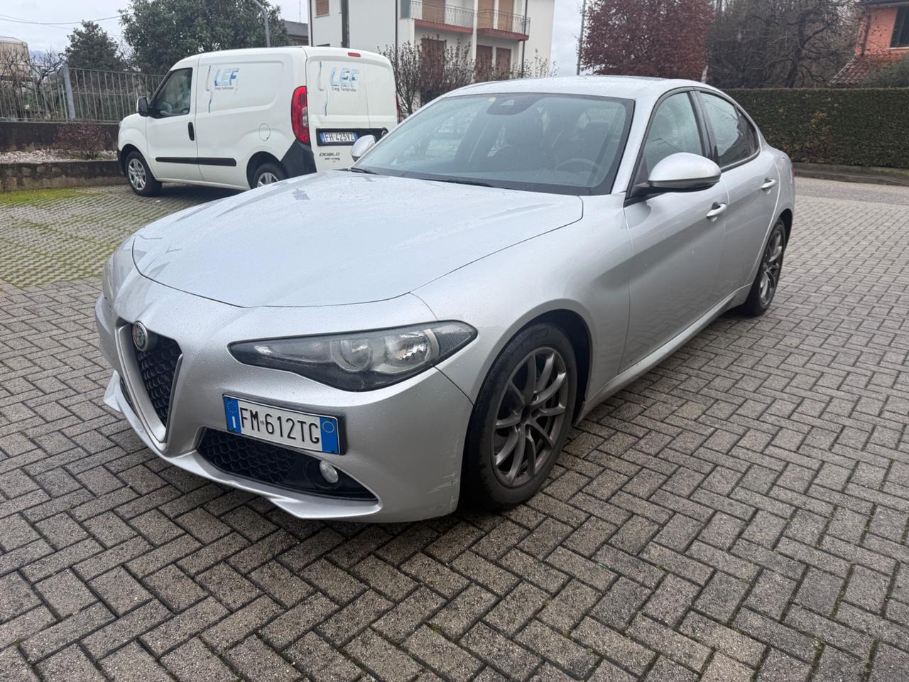 Alfa Romeo Giulia 2.2 Turbodiesel 180 CV AT8 Business Sport Launch Ed.
