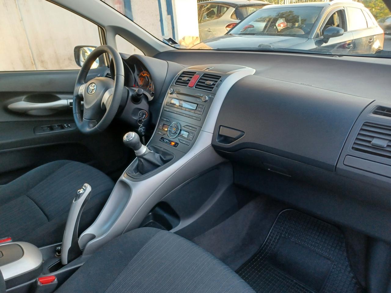 Toyota Auris 1.4 D-4D 5 porte Sol PERFETTA