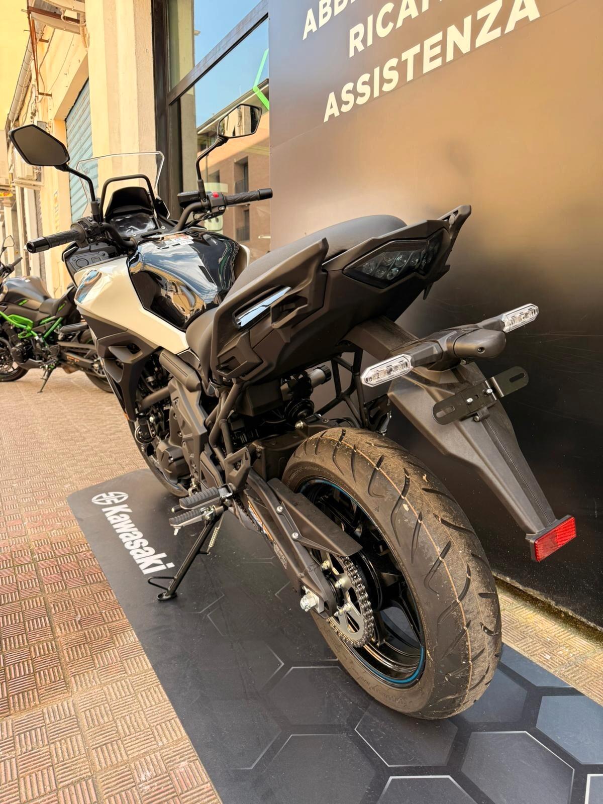 Kawasaki Versys 650 MY25 – Promo 7.090€ – Ultimi 2 disponibili