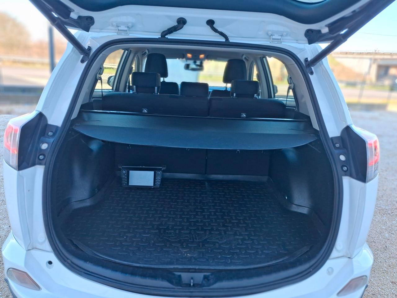 Toyota RAV 4 RAV4 2.0 D-4D 2WD Style