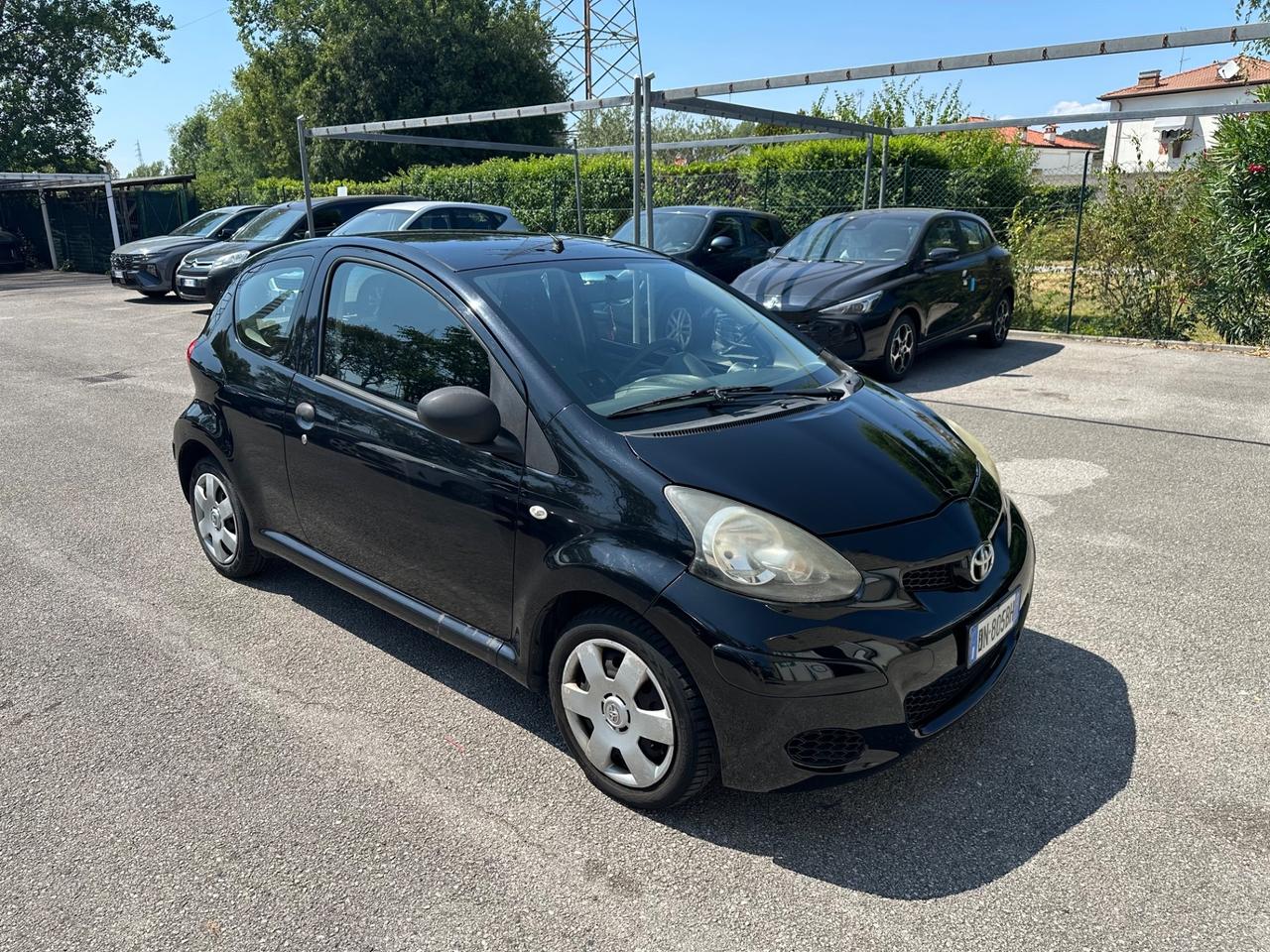 Toyota Aygo 1.0 VVT-i 3p. Now - 120.000km Neop.