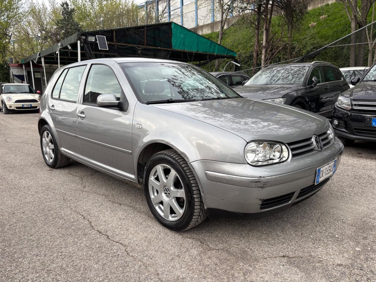 Volkswagen Golf 1.6 5 porte Highline OK NEOPATENTATI