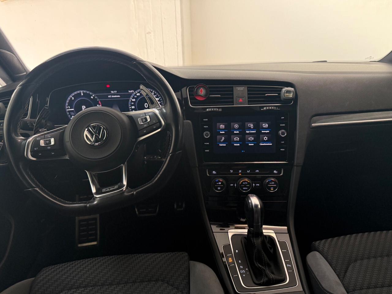 Volkswagen Golf 2.0 TDI DSG 5p R-LINE BlueMotion Technology