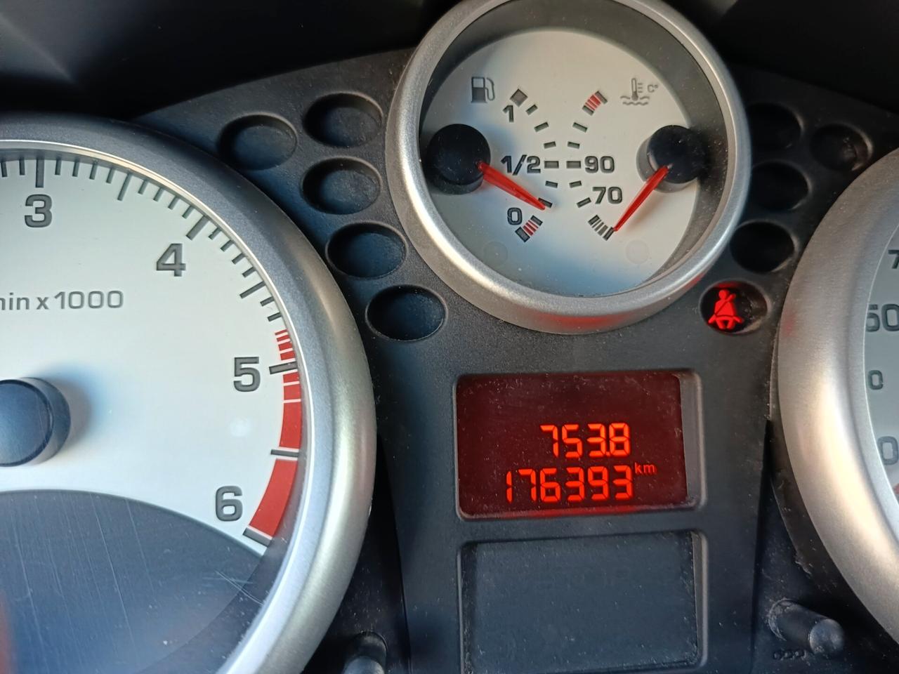 Peugeot 207 1.4 HDi 70CV 5p. ONE Line