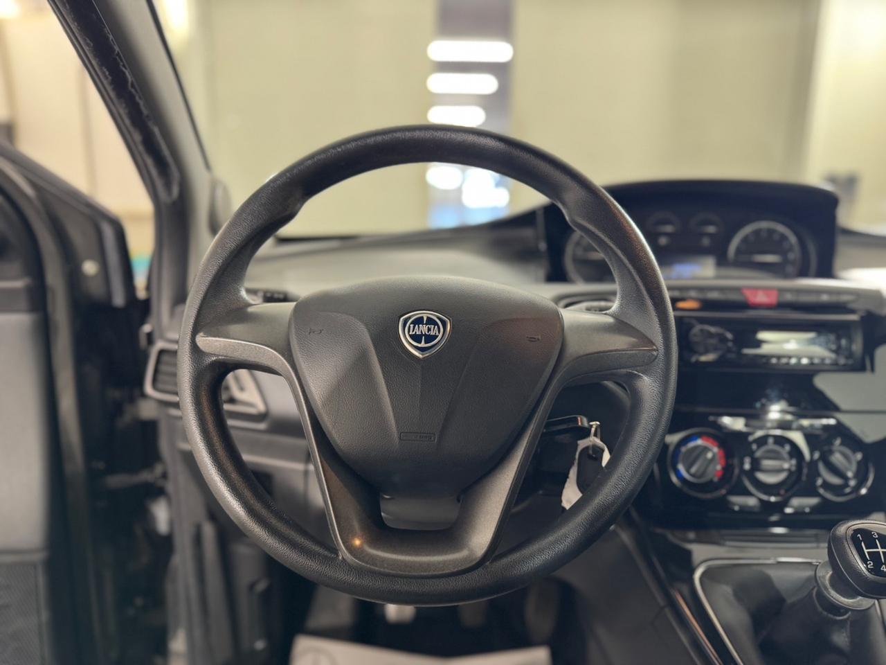 Lancia Ypsilon 1.2 69 CV 5 porte Platinum