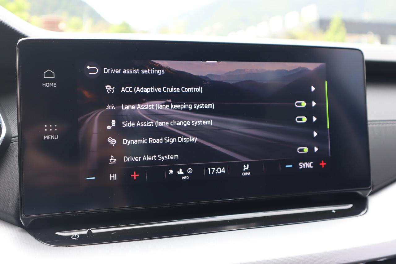 Skoda Octavia 2.0 TDI 115 CV DSG ACC LED KEYLESS CERCHI IN LEGA
