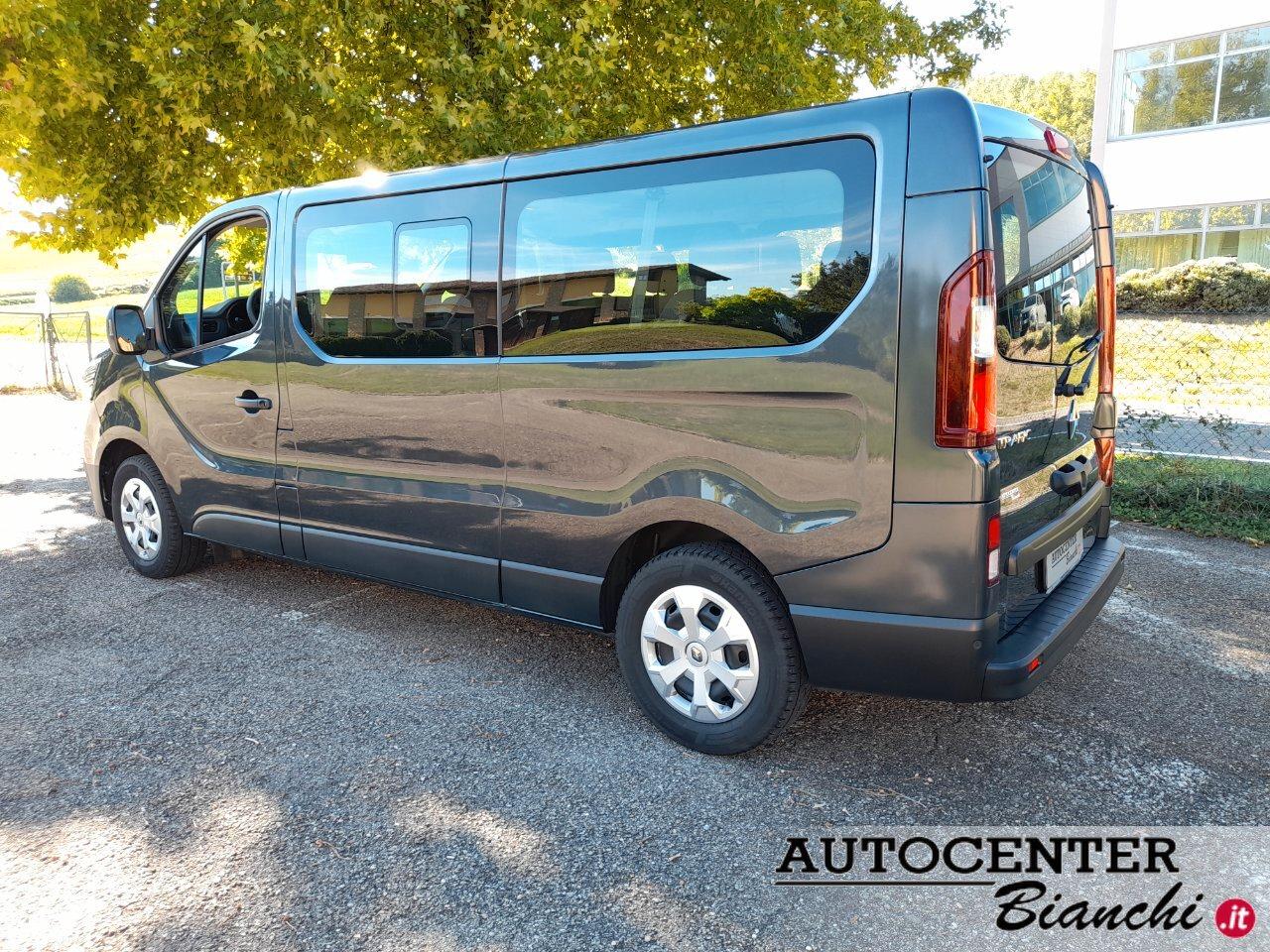 RENAULT Trafic passenger 2.0 Blue dci 150cv L2H1 Zen
