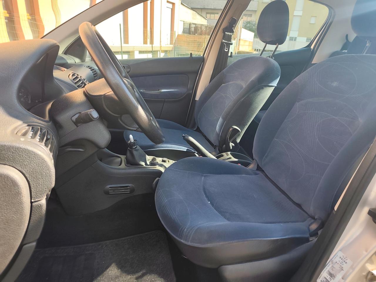 Peugeot 206 1.1 Benz 55 Milà km 5 porte XT