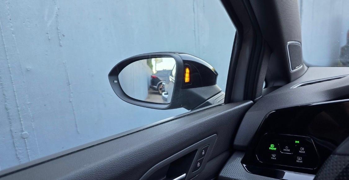 Volkswagen Golf GTI DSG 2.0 TSI 245cv