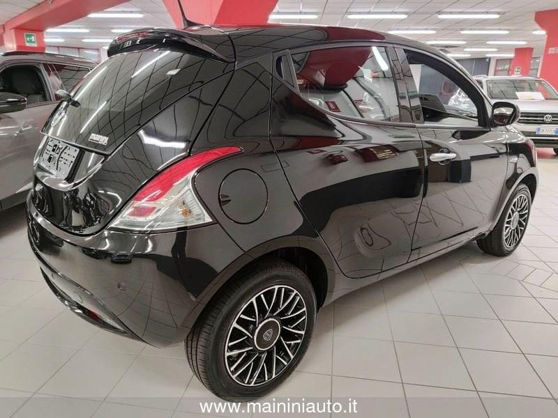 Lancia Ypsilon 1.0 Hybrid 70cv 5P Platino + Car Play "SUPER PROMO"