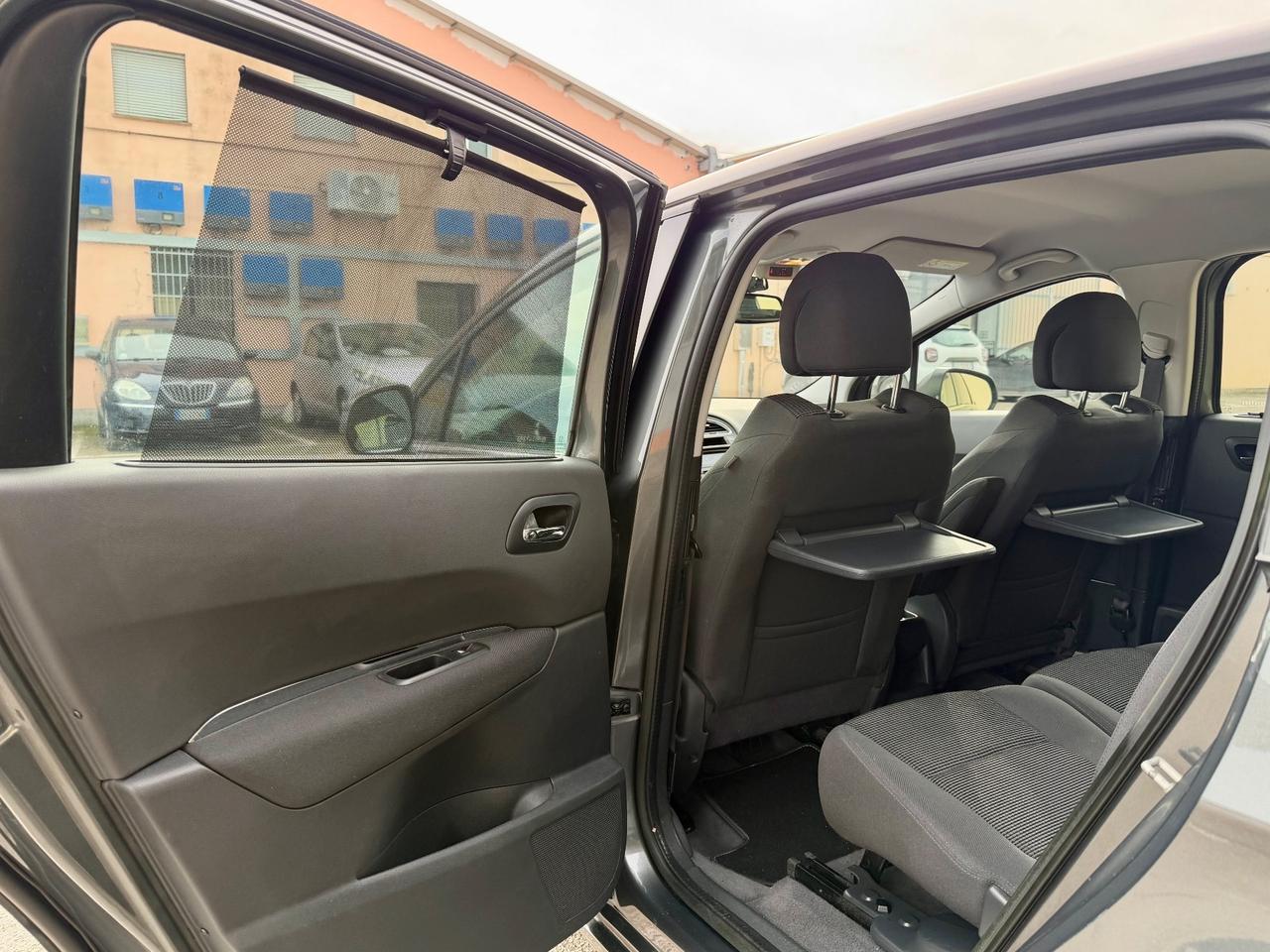 Peugeot 5008 1.6 HDi 115CV 7 Posti 2011