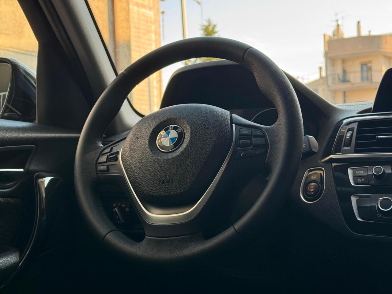 Bmw 116d 5p. Urban 115 cv