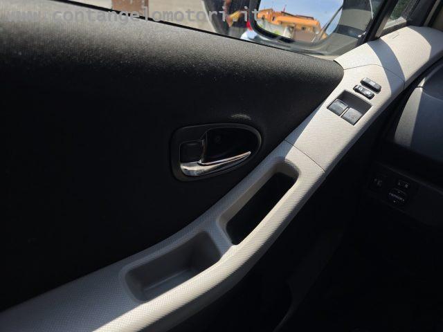 TOYOTA Yaris 1.0 5 porte Sol