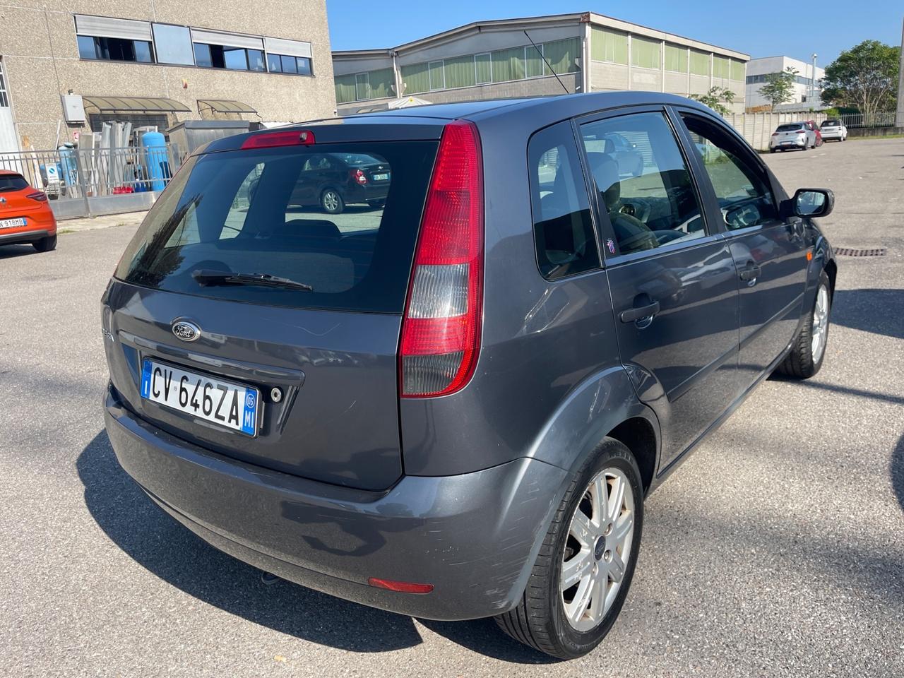 Ford Fiesta 1.2 16V 5p.Ghia euro4 neopatentati