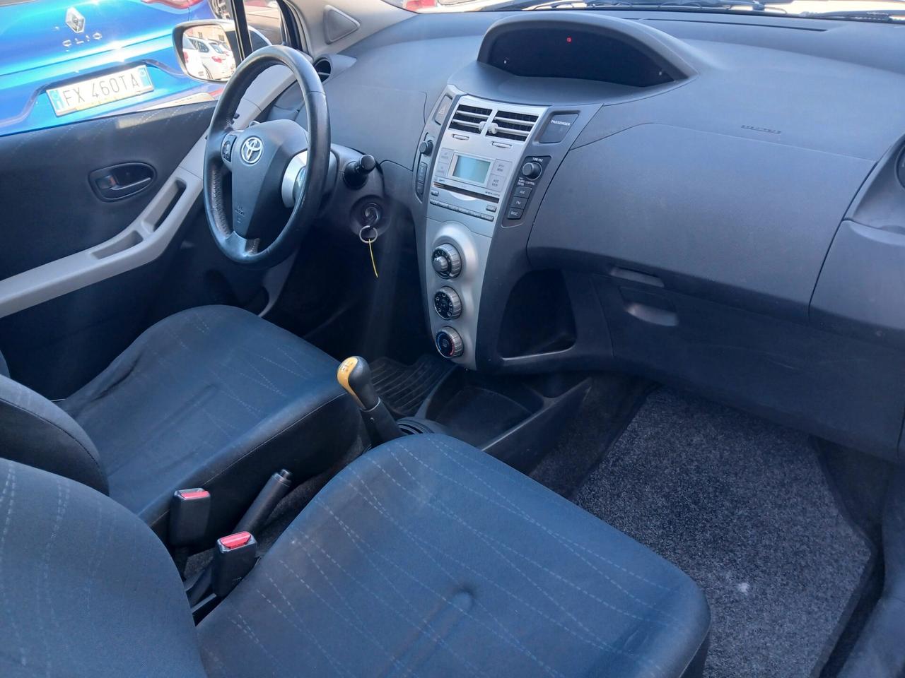 Toyota Yaris 1.3 5 porte Luna