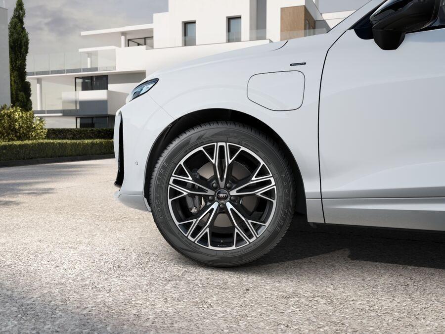 AUDI Audi Q3 SUV S line edition e-hybrid 200 kW S tronic