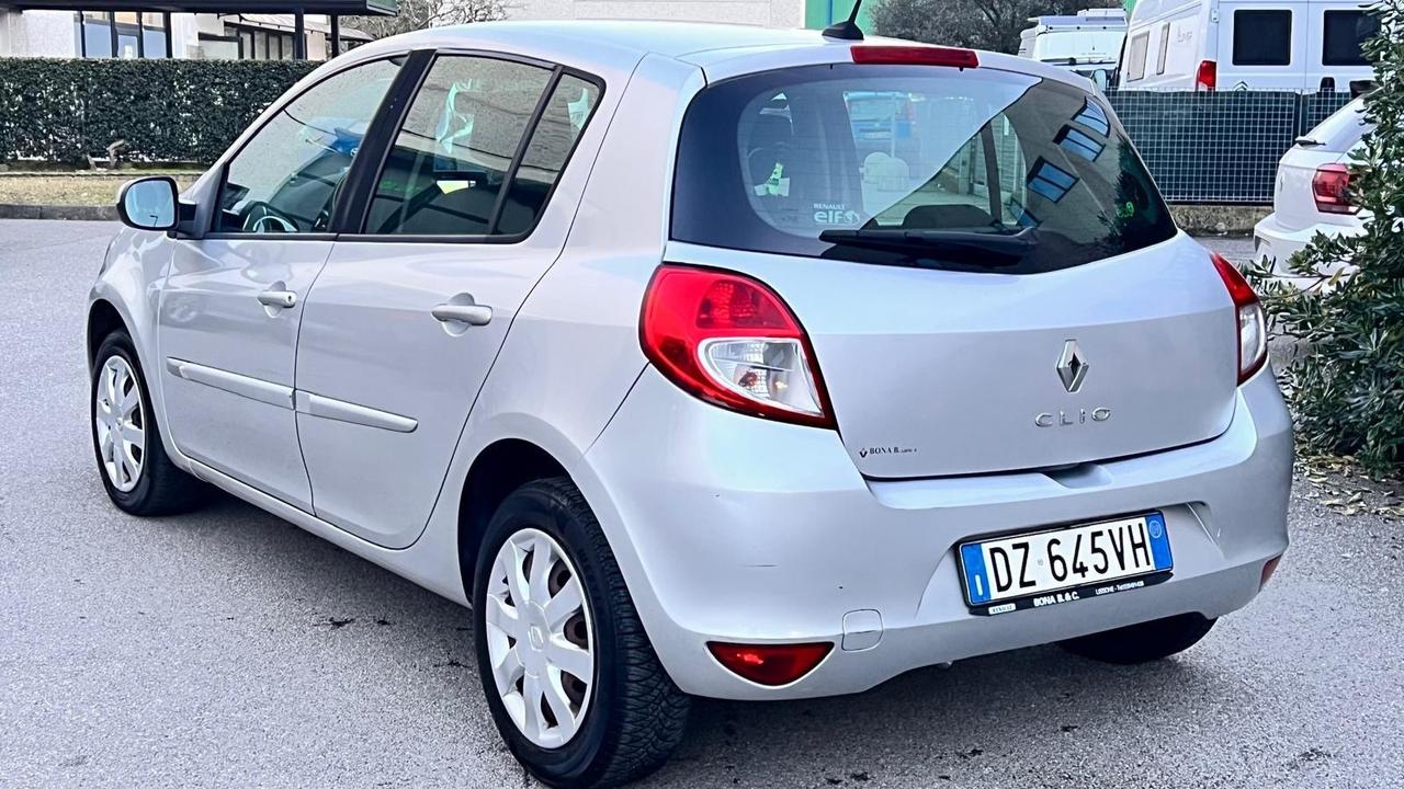 Renault Clio 1.2 16V 5 porte Dynamique
