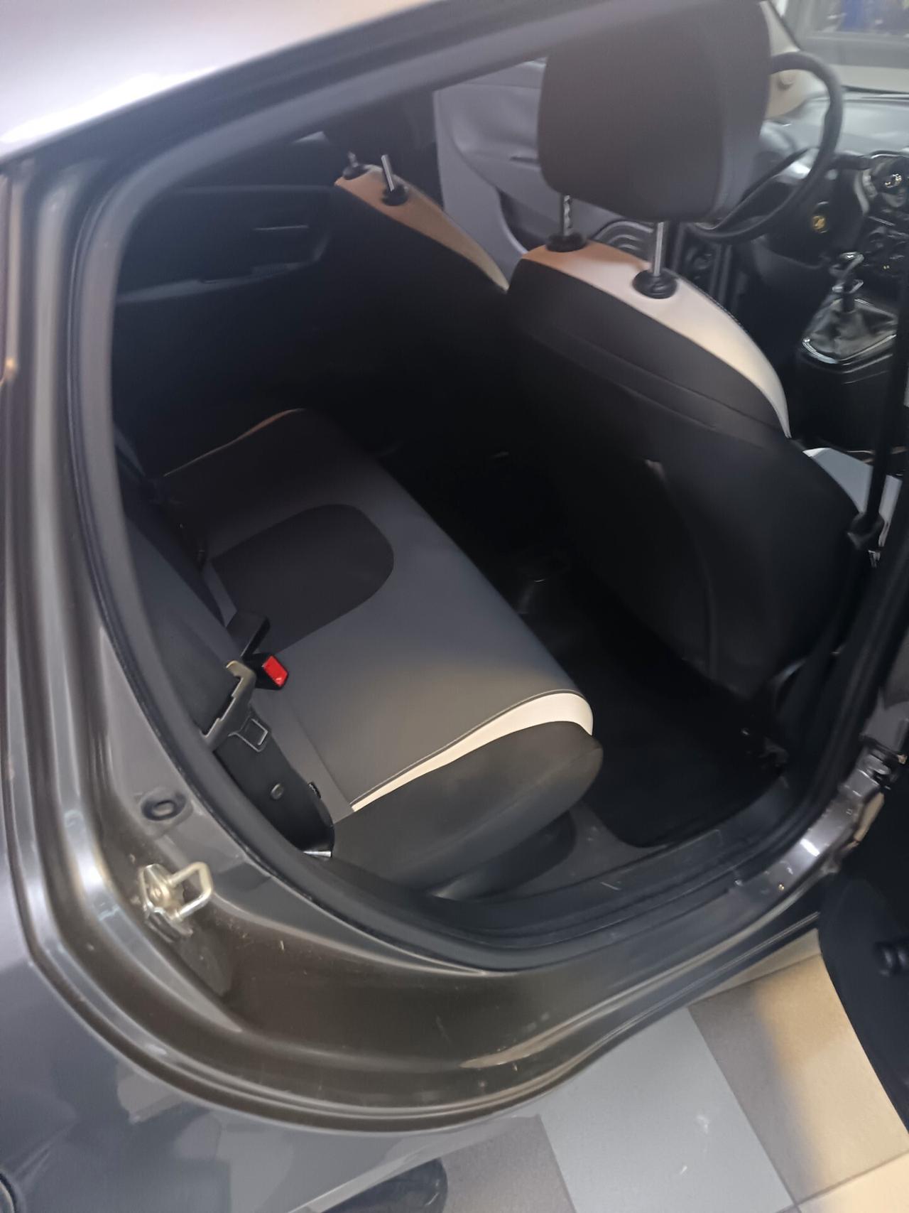 Lancia Ypsilon 1.2 69 CV 5 porte Elefantino