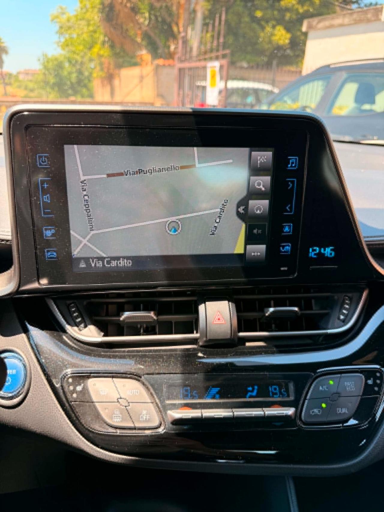 Toyota C-HR 1.8 Benz/Ibrida OK Neopatentato