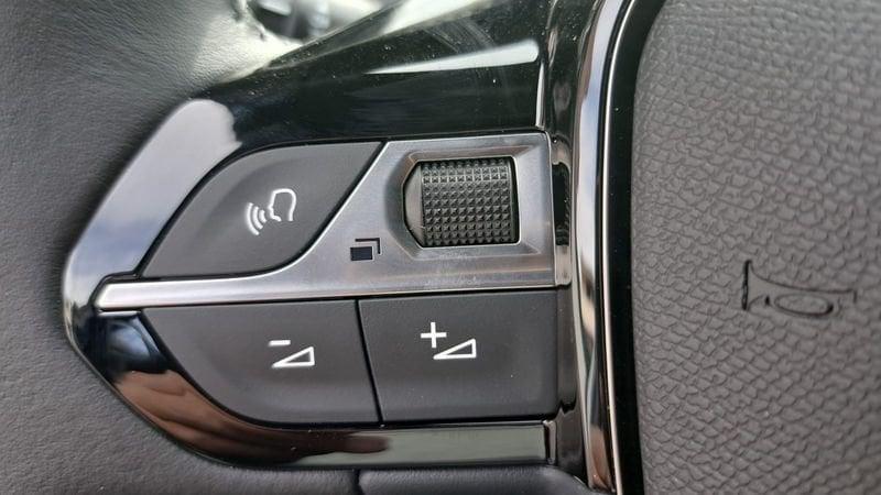 Peugeot 2008 1.2 PureTech 100 cv ALLURE