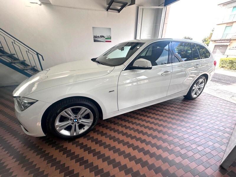 BMW Serie 3 (F30/31) 316d Touring Business A...