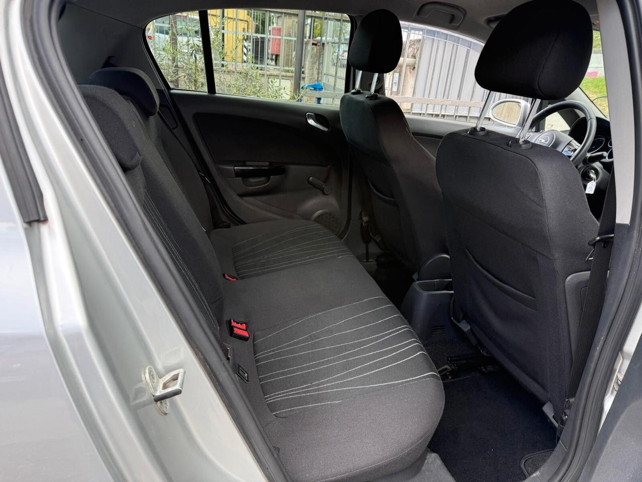 Opel CORSA 1.2 5 PORTE Club