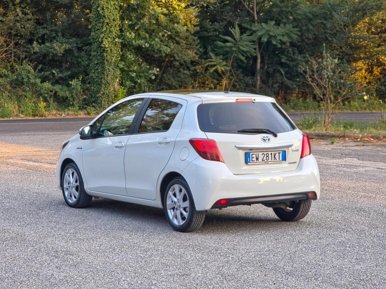 Toyota Yaris 1.5 Hybrid 5 porte Style E6 Automatica NEO 2014
