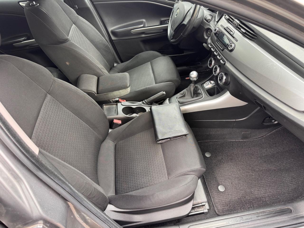 Alfa Romeo Giulietta 1.6 JTDm-2 neopaten garanzia 12m