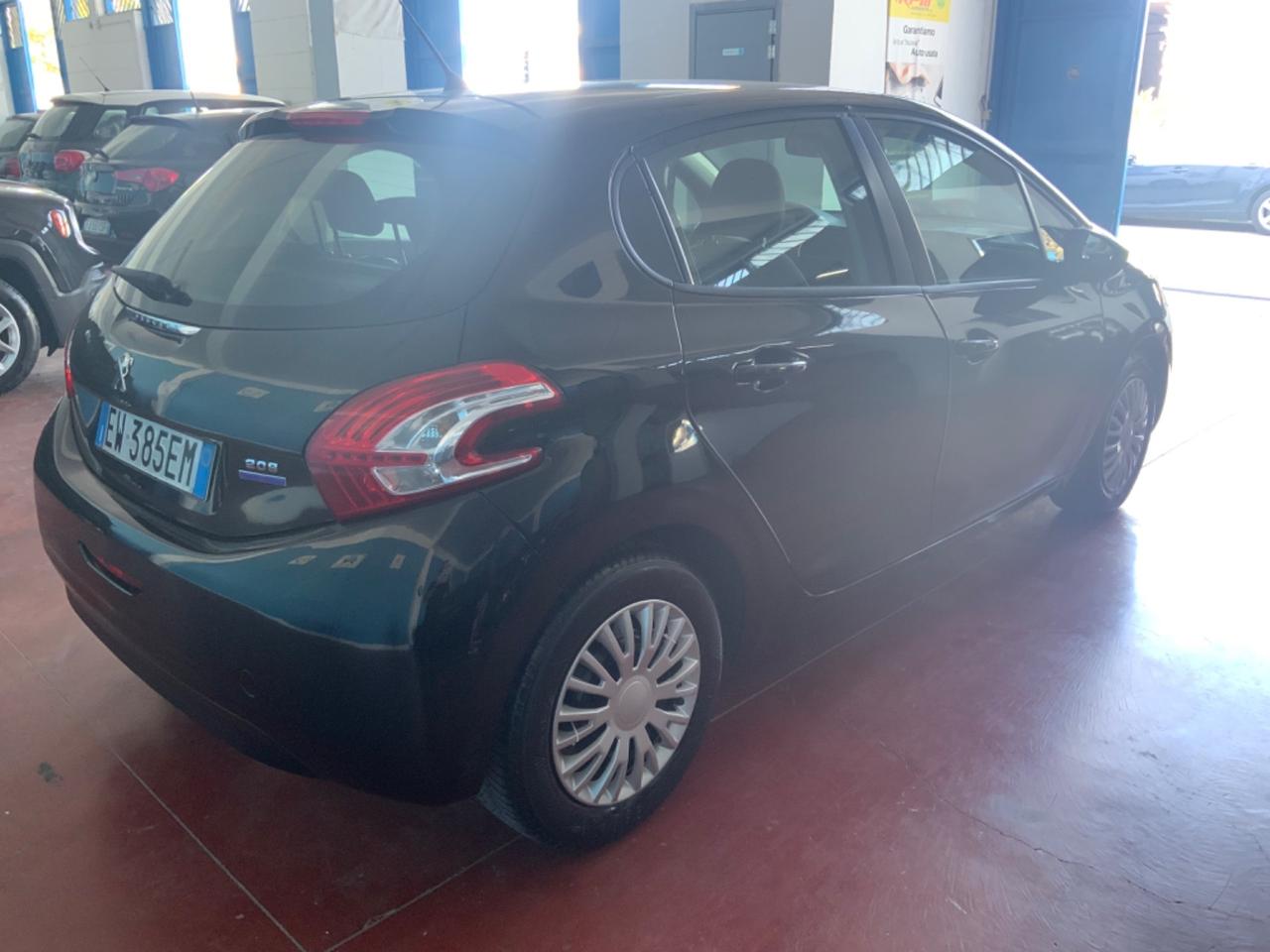 Peugeot 208 1.4 HDi 68 CV 5 porte Active