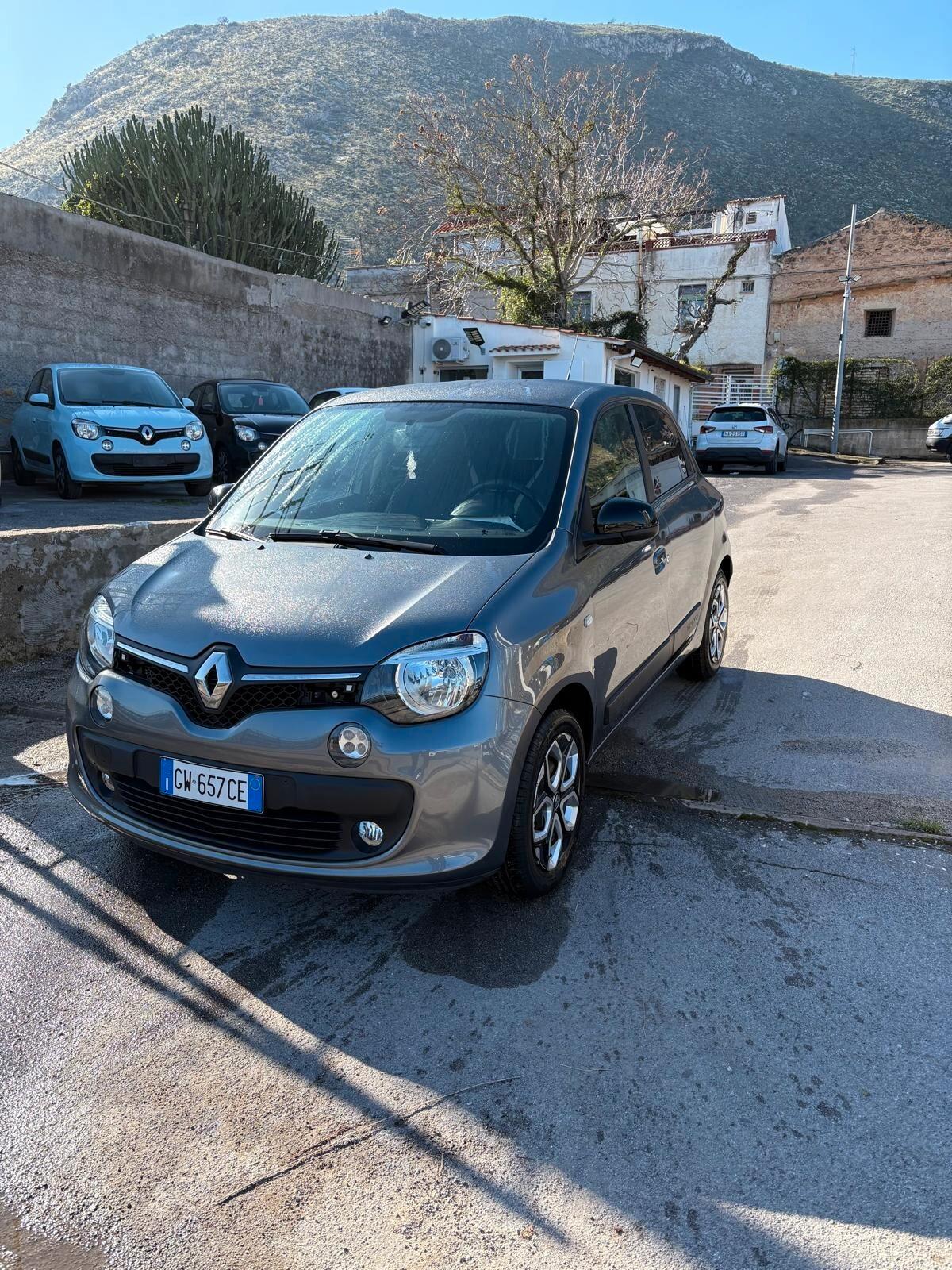 Renault Twingo anno 2019 km 55.000 per info 3279411053