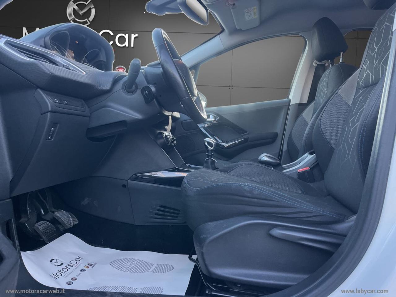 PEUGEOT 2008 PureTech 82 S&S Allure