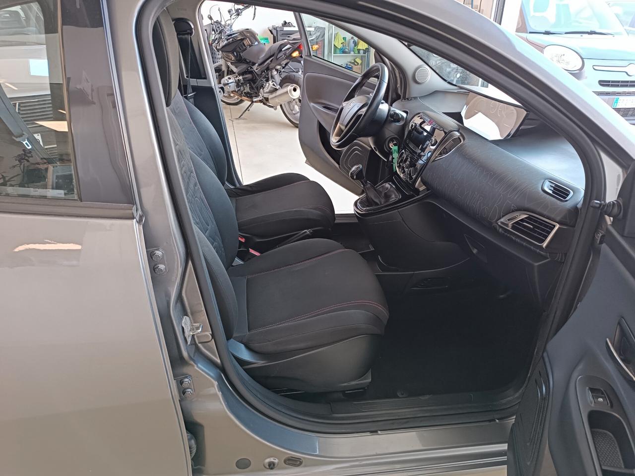 Lancia Ypsilon 1.3 MJT 16V 95 CV 5 porte S&S Platinum