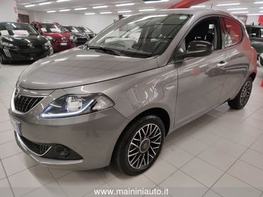 Lancia Ypsilon 1.0 70cv Hybrid 5p Platino + Car Play