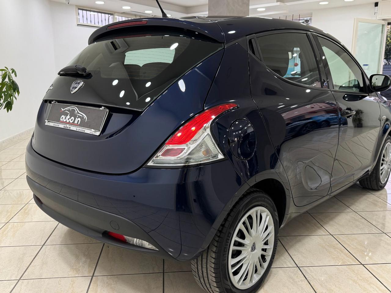 Lancia Ypsilon 1.2 69 CV GPL Ecochic Elefantino Blu