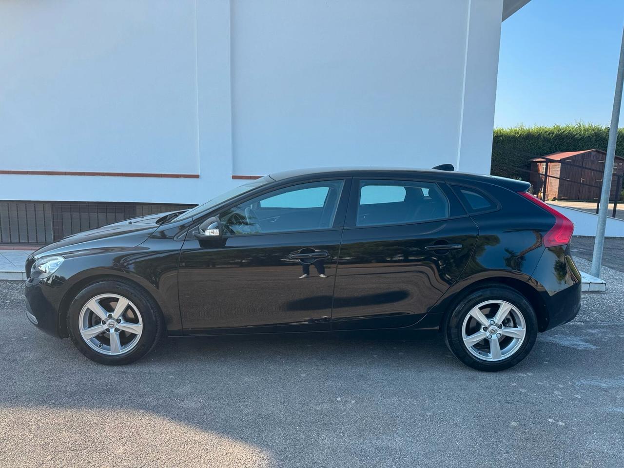 Volvo V40 D2