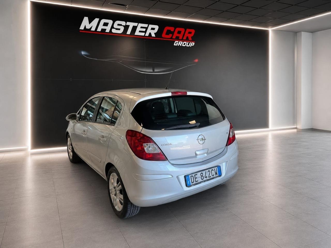 Opel Corsa 1.2 5 porte Cosmo