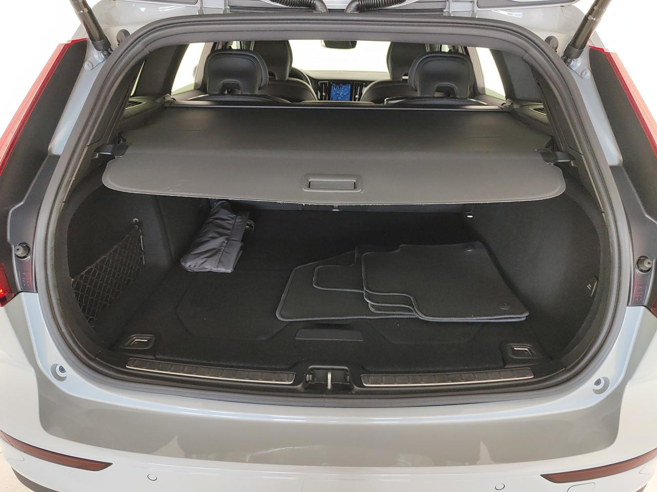 VOLVO V60 Cross Country 2.0 b4 Plus awd auto