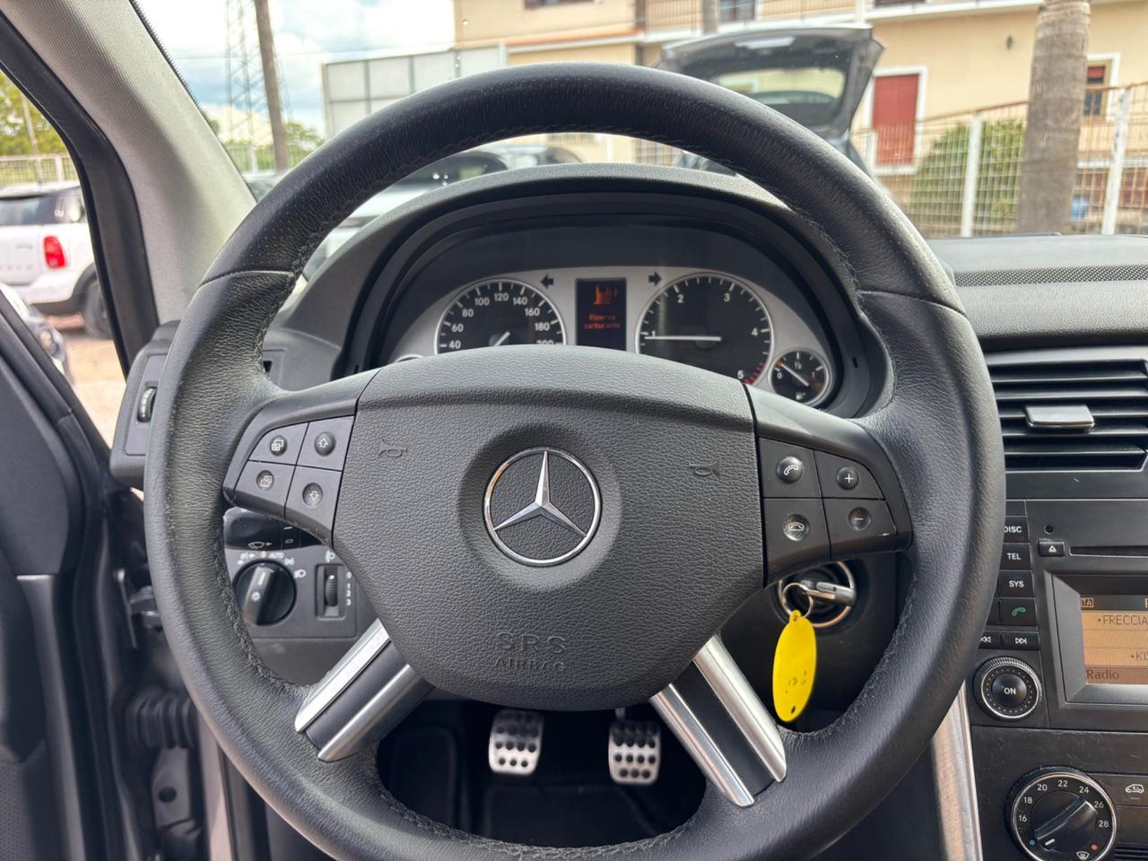 MERCEDES CLASSE B-180 PREMIUM NUOVISSIMO