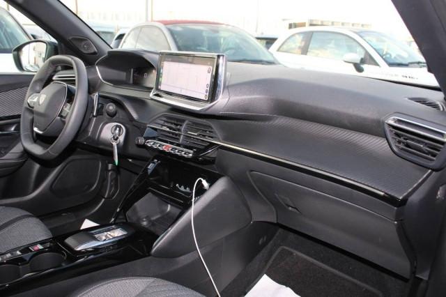 Peugeot 2008 1.2 Allure s&s 130cv eat8 con Navigatore e Carplay