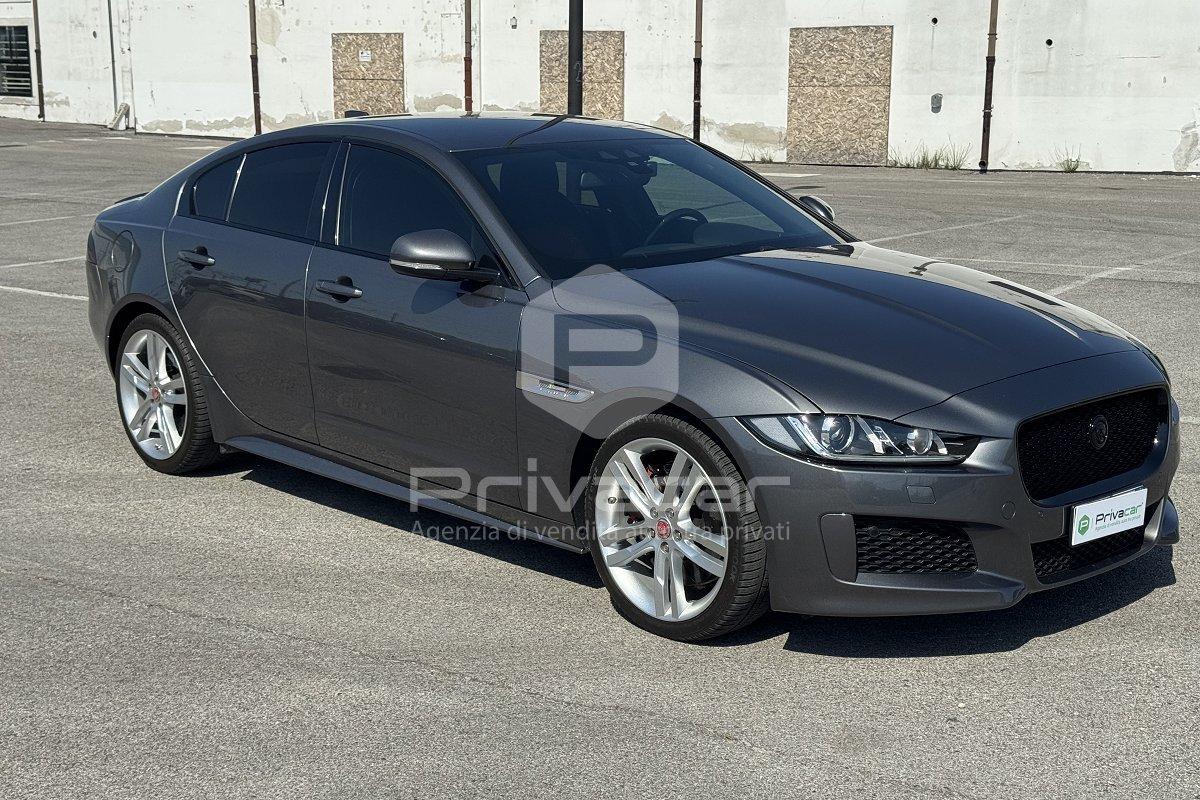 JAGUAR XE 2.0 300 CV AWD aut. R-Sport