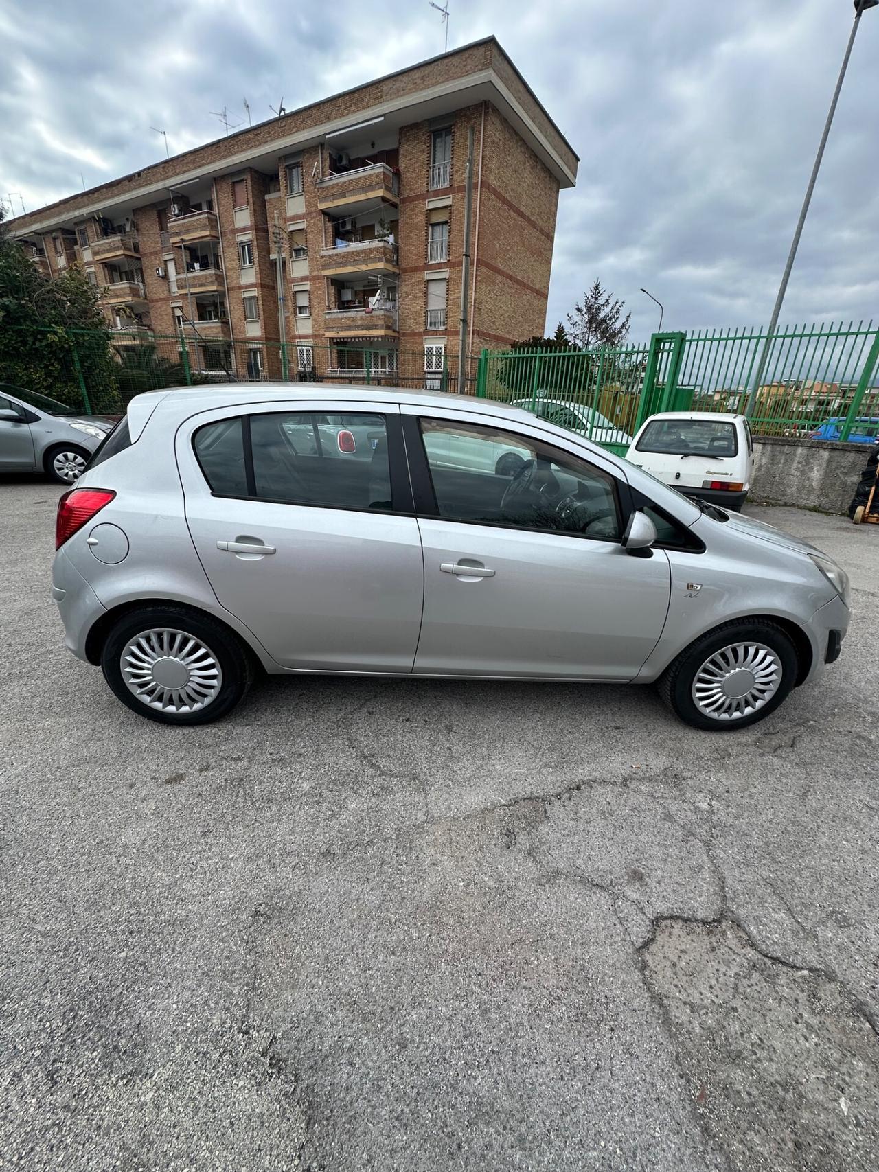 Opel Corsa 1.2 85CV 5 porte GPL-TECH Edition