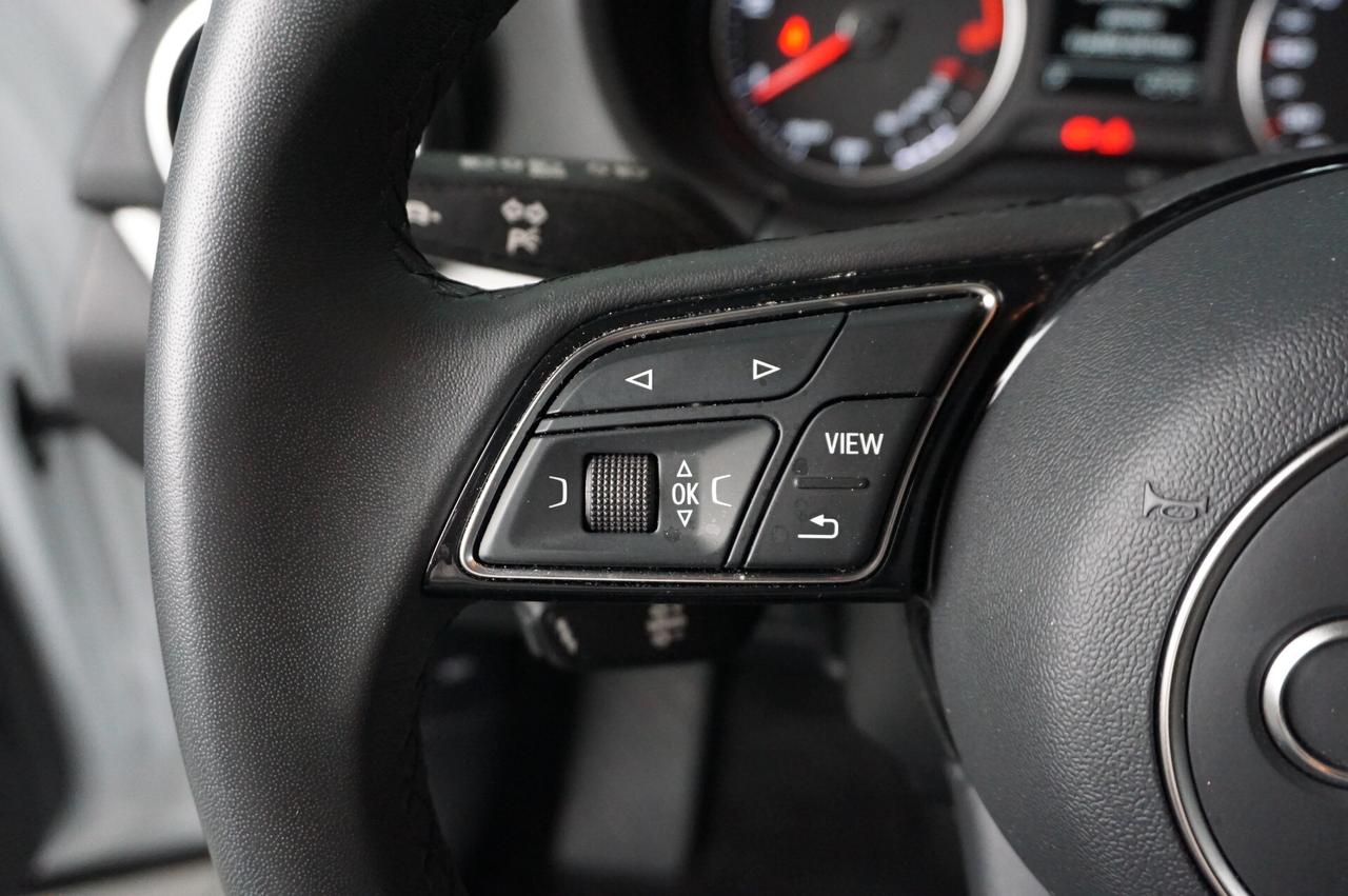 Audi Q2 35 TDI S tronic Business Advanced