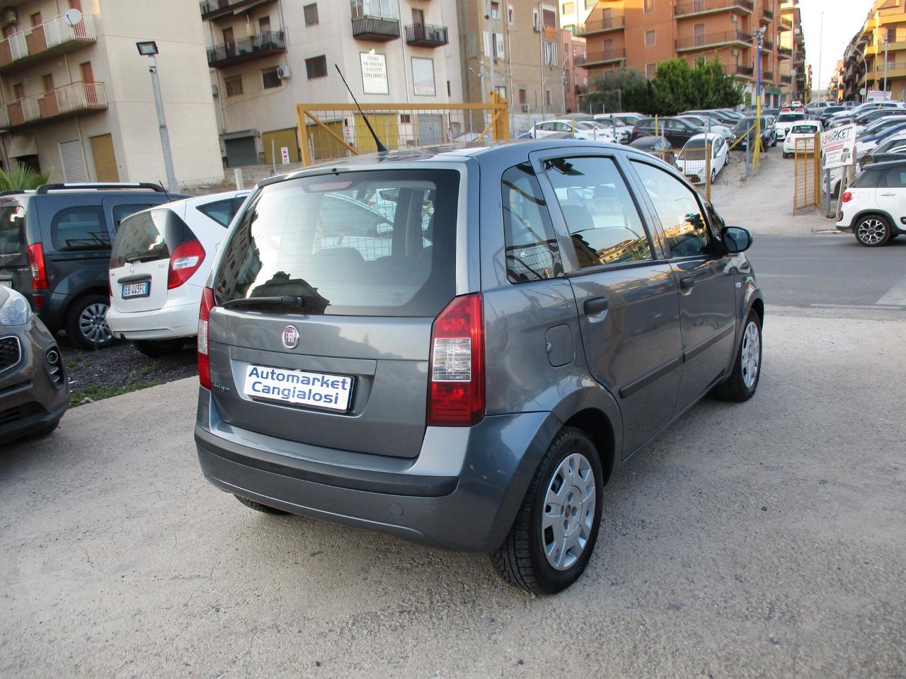 Fiat Idea 1.4 16V Dynamic 2012